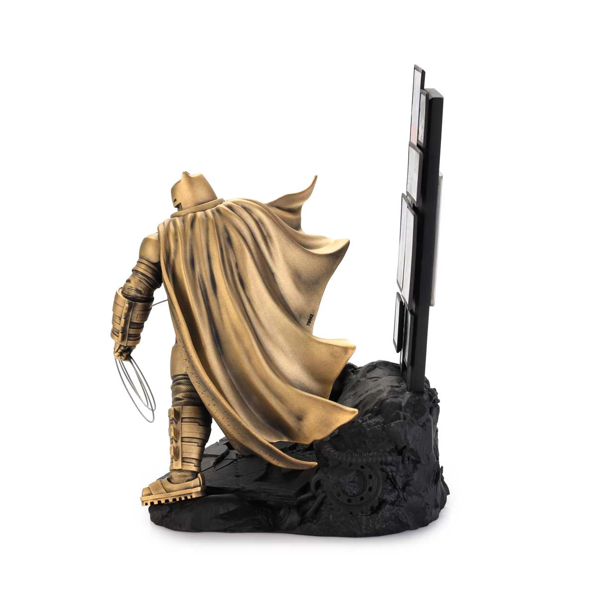 Royal Selangor Limited Edition Gilt Batman The Dark Knight Returns - view 2