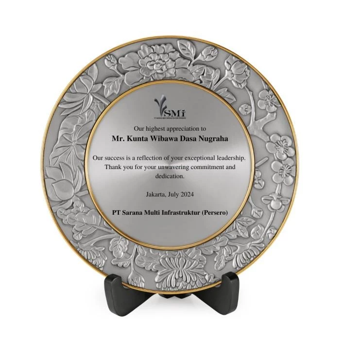 Black engraving Charge on Plate (16cm D) - main view